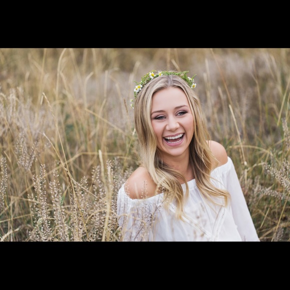 White over the shoulder romper - Picture 2 of 2